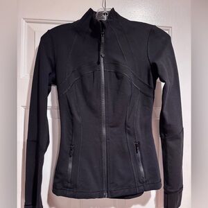 Define fitted zip up size 4 black like new condition.